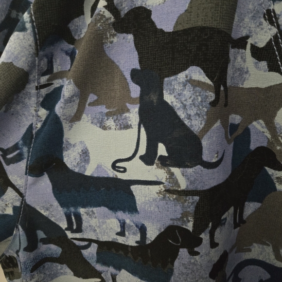 Carhartt scrubs moderate fit. 2xl different shades of blue. - Picture 2 of 3